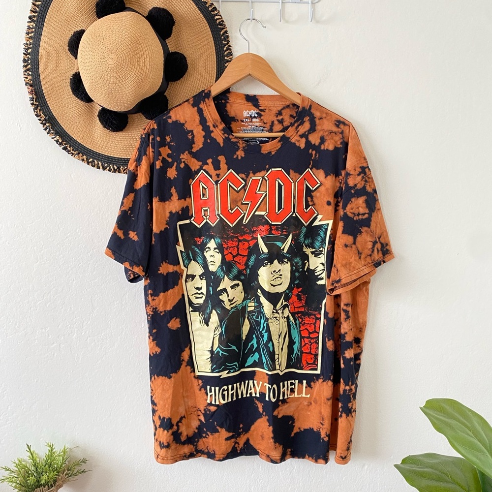 ✨ AC/DC Highway to Hell Black Bleach Dye Graphic Tee ✨ - Picture 1 of 8